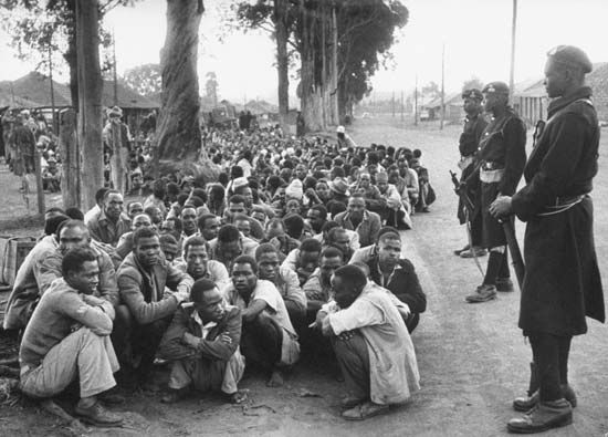 African philosophy and decolonization